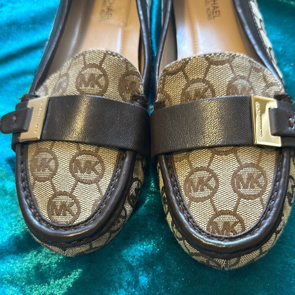 Michael Kors Brown Loafers with Elegant Gold Accent - Picture 2 of 6